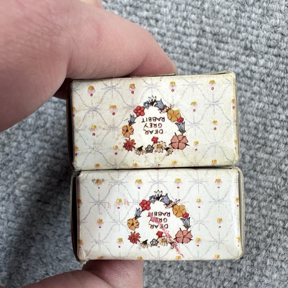 Lot 2 VTG Sankyo Hand Crank Music Boxes Little Grey Rabbit Chim Chim Talk Animal - Picture 5 of 7
